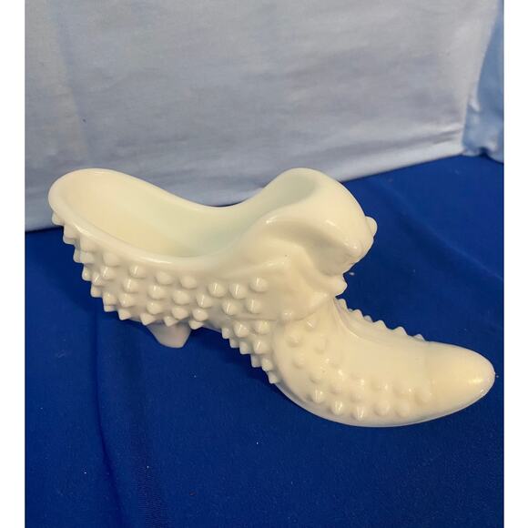 Fenton White Hobnail Cat Head Slipper - Picture 2 of 7